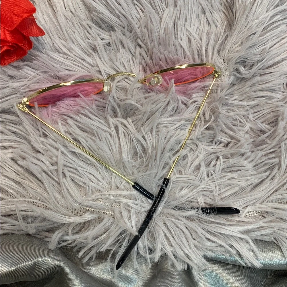 🌹Pretty in Pink Retro Hippie Style Gold Frame Round Pink UV400 Sunglasses • NWOT